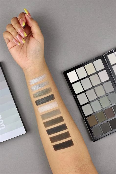 best gray eyeshadow palette.